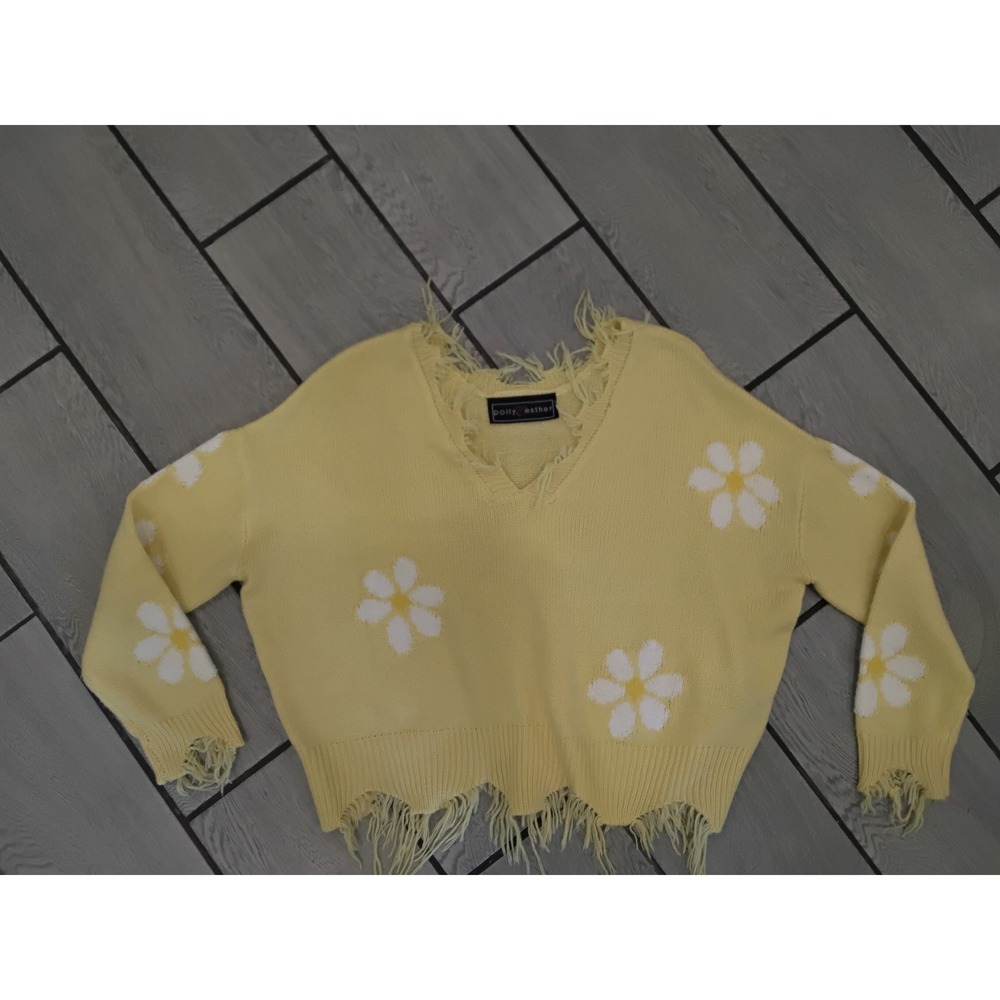 Polly & Esther Yellow Daisy Distressed V-Neck Oversized Sweater Medium